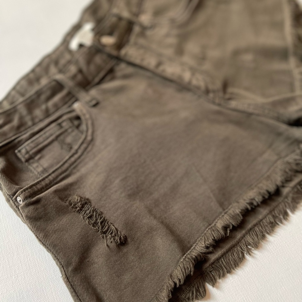 H&M Womens Size 8 Shorts Denim Army Green Cutoff Mid Rise Raw Hem Stretch